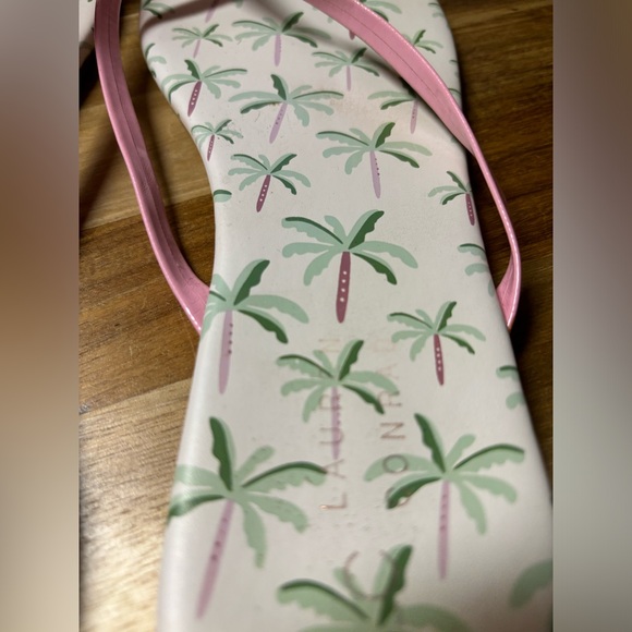 LC Lauren Conrad White and Pink Palm Tree Flip Flops - Picture 8 of 12